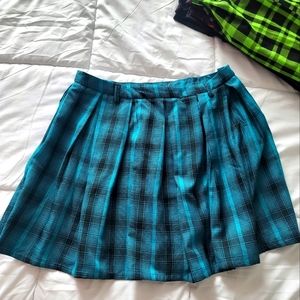 Hot Topic teal plaid pltd chain skirt